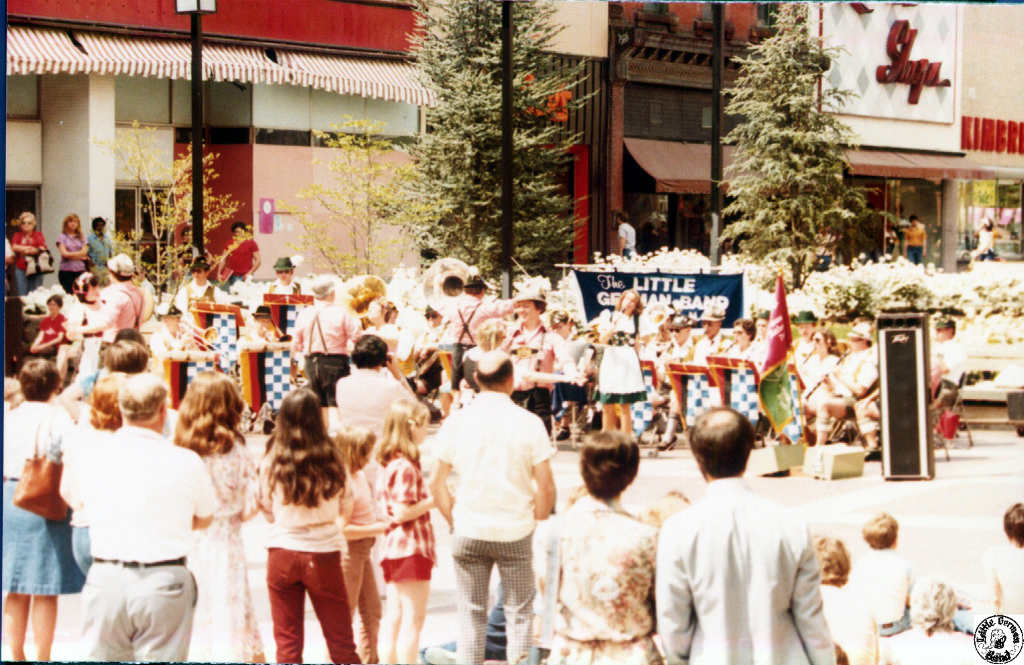 1980 04 20 34 Fayetteville St Mall.jpg